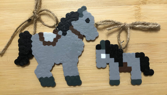 Horse With Baby Horse Ornament Set Grey